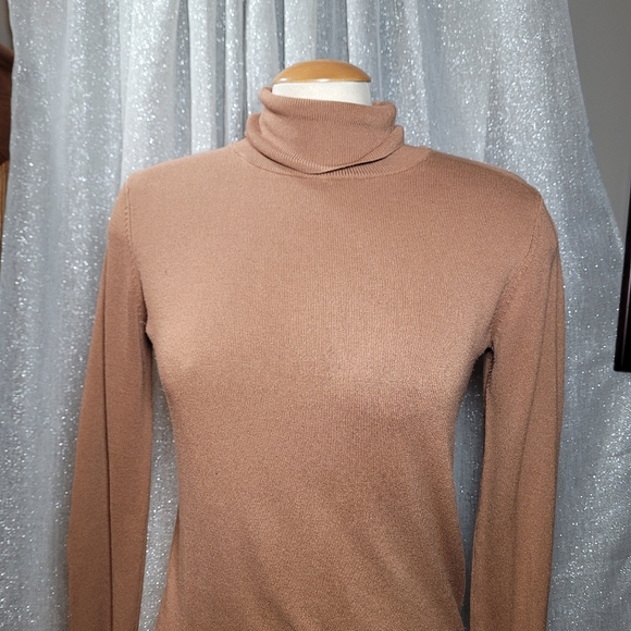 3/$25 Camel H&M Turtleneck - Picture 3 of 8